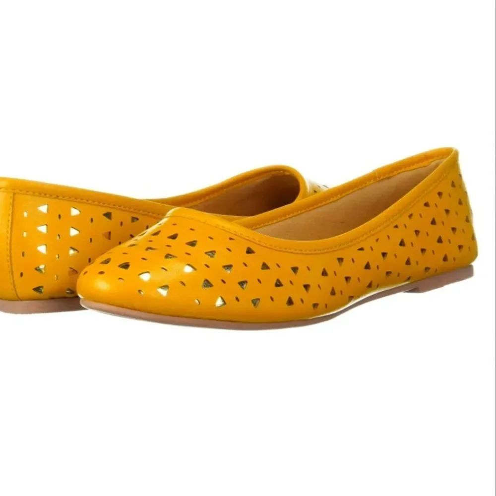 WHITEMT CUT OUT DESIGN SLIP ON WOMENS FLAT